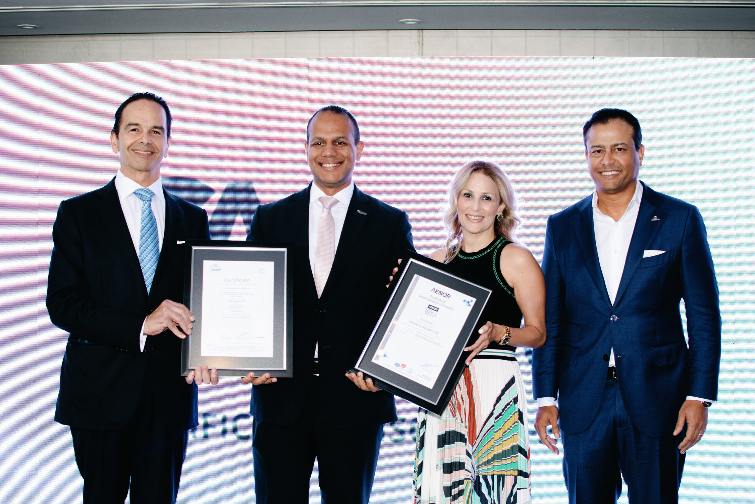 CÁCERES & ASOCIADOS RECIBE CERTIFICACIÓN ISO9001:2015