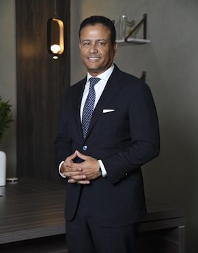 Carlos Flores Carlos Flores